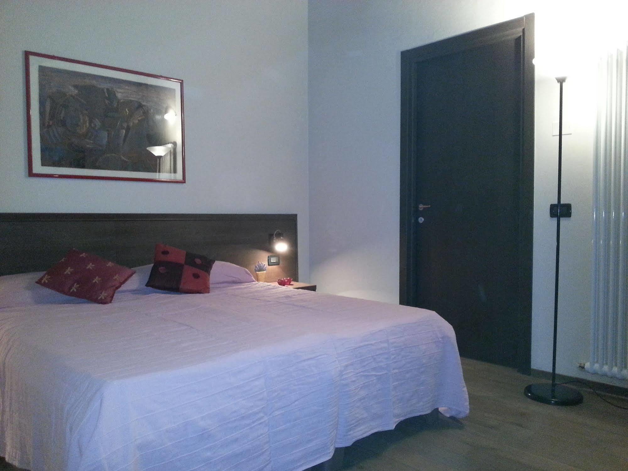 Hotel Hyknusa Ρέτζιο Εμίλια Εξωτερικό φωτογραφία
